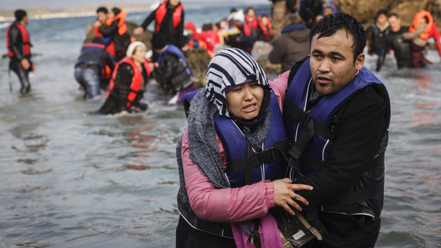  Afgańscy uchodźcy na brzegu greckiej wyspy Lesbos ©UNHCR/Achilleas Zavallis 