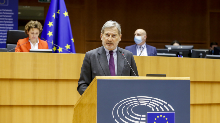 Komisarz ds. budżetu Johannes Hahn © European Union 2021 - Source : EP