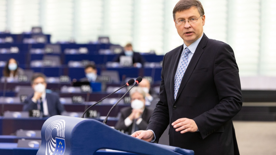 Wiceprzewodniczący KE Valdis Dombrovskis, Fot. Parlament Europejski