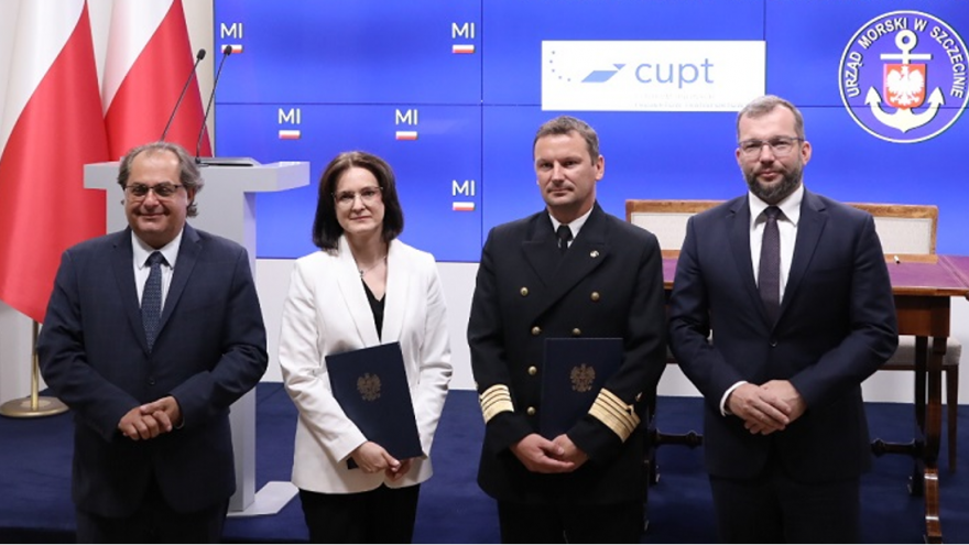 Podpisanie pre-umowy dot. rozbudowy podejścia do portu w Świnoujściu; Fot.: MFiPR