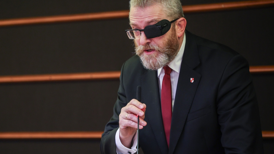 Parlament Europejski uchylił immunitet europosła Grzegorza Brauna
