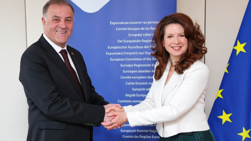 Imamoglu: Gdy demokracja jest łamana, milczenie oznacza współudział w winie